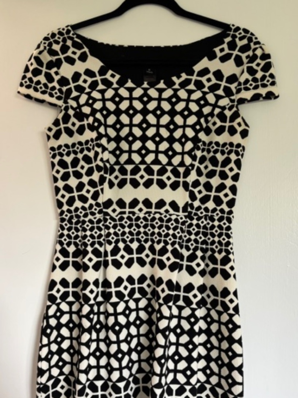 En Focus Studio Black & White Geometric Print Dress